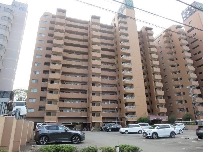 3LDK+S apartment in Matsuyama, Ehime - Photo 1