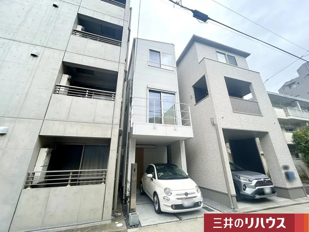 Modern House Near Kiba Station - Photo 1