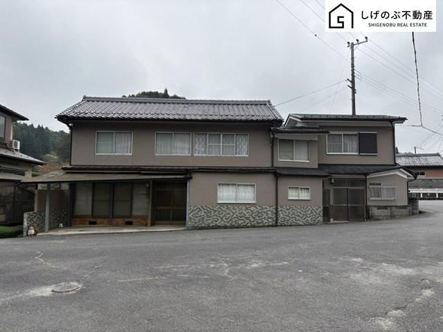 9DK House with Scenic Views in Shigaraki - Photo 1