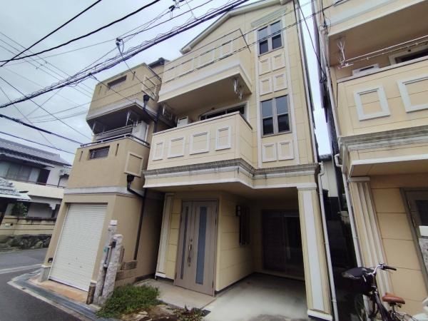 Renovated 4LDK House in Urapari - Photo 1