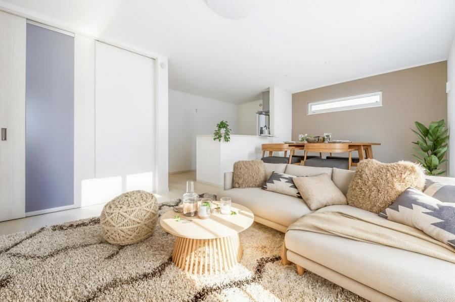 Modern 4LDK Home Built in 2023 with Parking - Photo 1