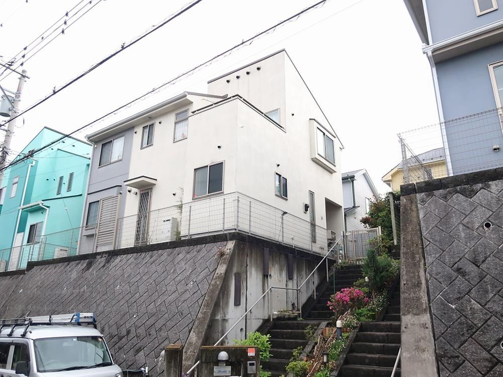 Elevated 4LDK Home with Great Views in Hiratsuka - Photo 1
