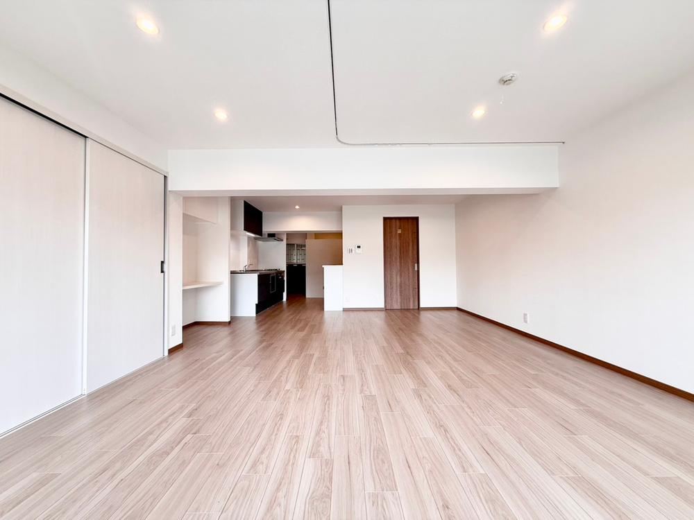 studio apartment in Asahi Ward, Osaka - Photo 1