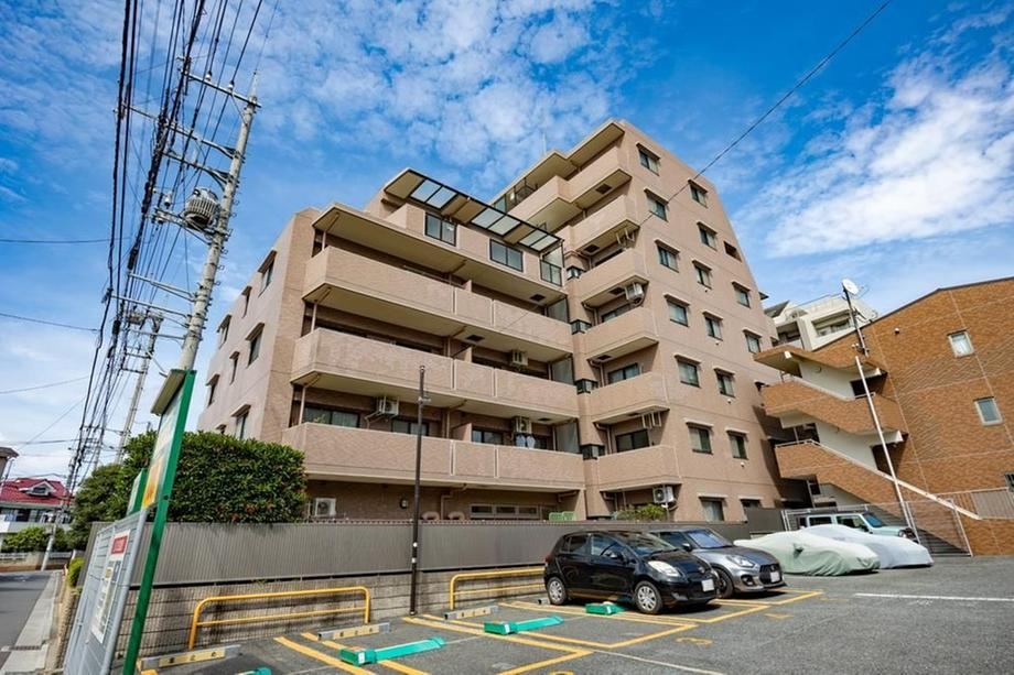 Convenient 2DK Apartment near Nakauwa Station - Photo 1