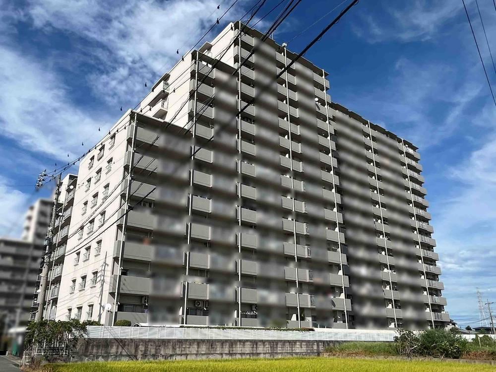 4LDK apartment in Tsushima, Aichi - Photo 1