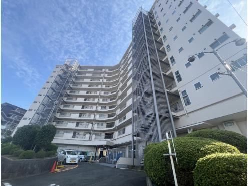 Cozy 2LDK Apartment in Kameino - Photo 1