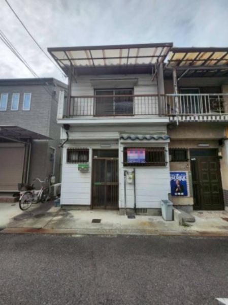3DK House with Convenient Access in Hamadera - Photo 1