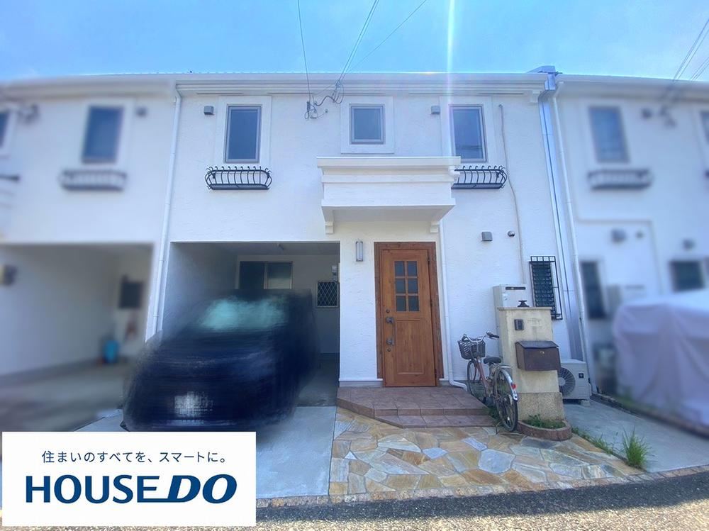 Spacious 4LDK Family Home with Mountain Views - Photo 1
