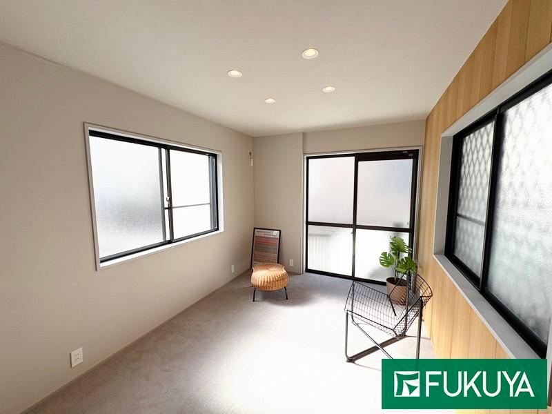 Renovated 3LDK Home in Toyonaka - Photo 1