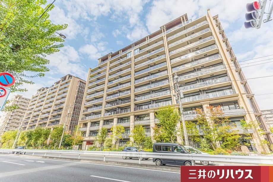 Spacious 2LDK Apartment in Akabane Kita - Photo 1