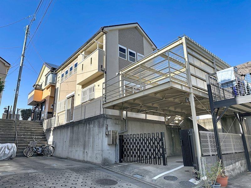 Spacious 4LDK House in a Quiet Neighborhood - Photo 1