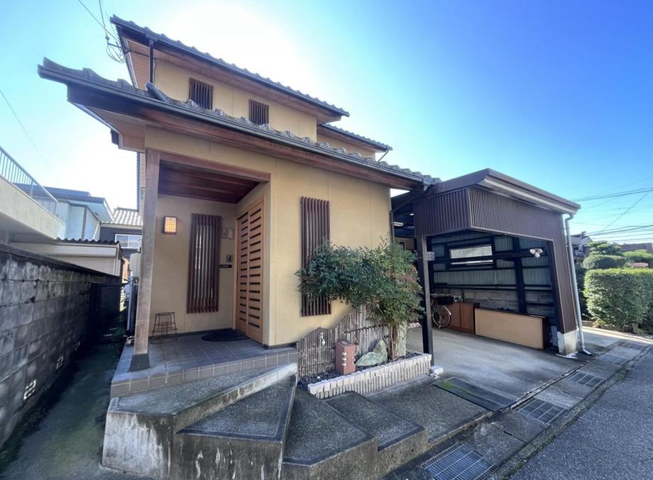 Spacious 7LDK House in Takayashiki - Photo 1