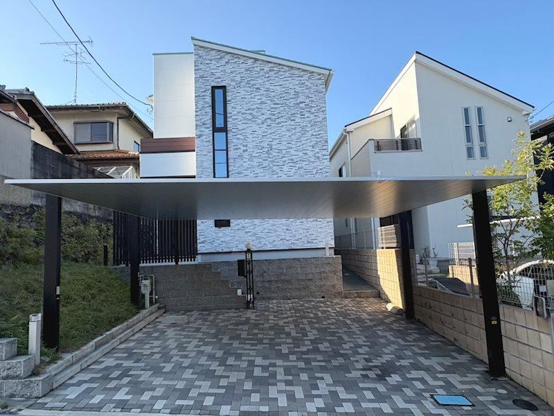 Modern 3LDK Custom Home Built in 2021 - Photo 1