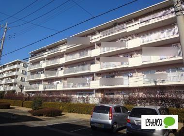 Bright 4LDK Apartment with Good Views in Goryocho - Photo 1