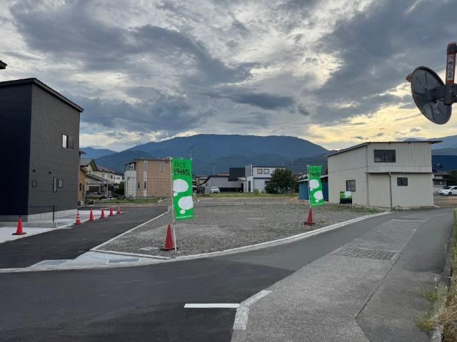 353 m² land in Minamialps, Yamanashi - Photo 1