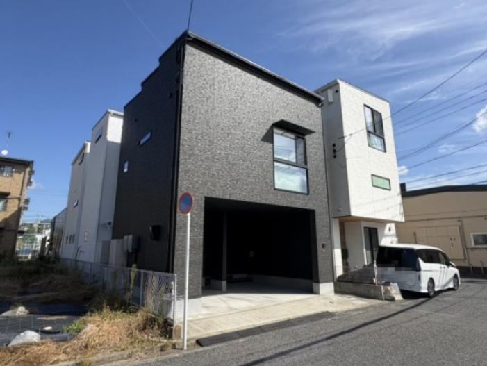 1LDK+2S house in Asaminami Ward, Hiroshima - Photo 1