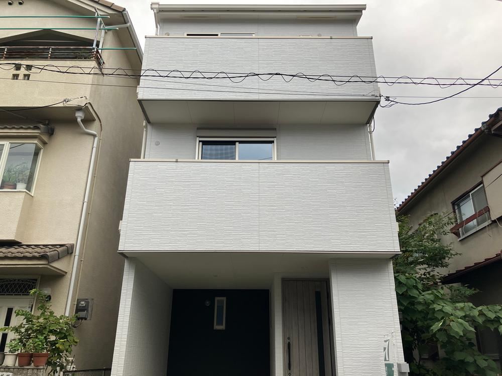 Beautifully Renovated 3LDK House in Hoshida, Katano - Photo 1