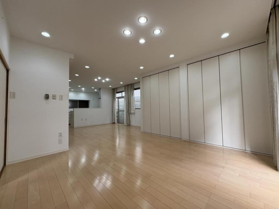 Well-Lit 3LDK Home in Uji - Photo 1