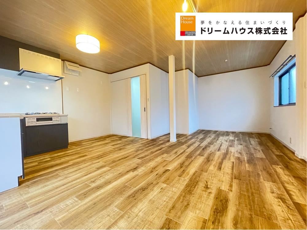 Renovated 4LDK Detached House with Modern Amenities - Photo 1