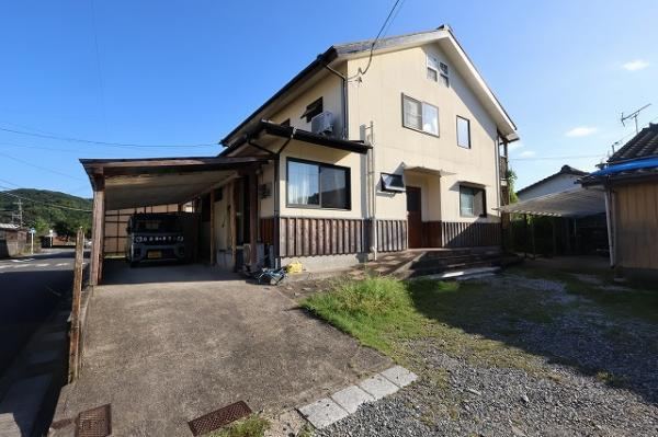 Spacious 5LDK House on Large Lot in Nobeoka - Photo 1
