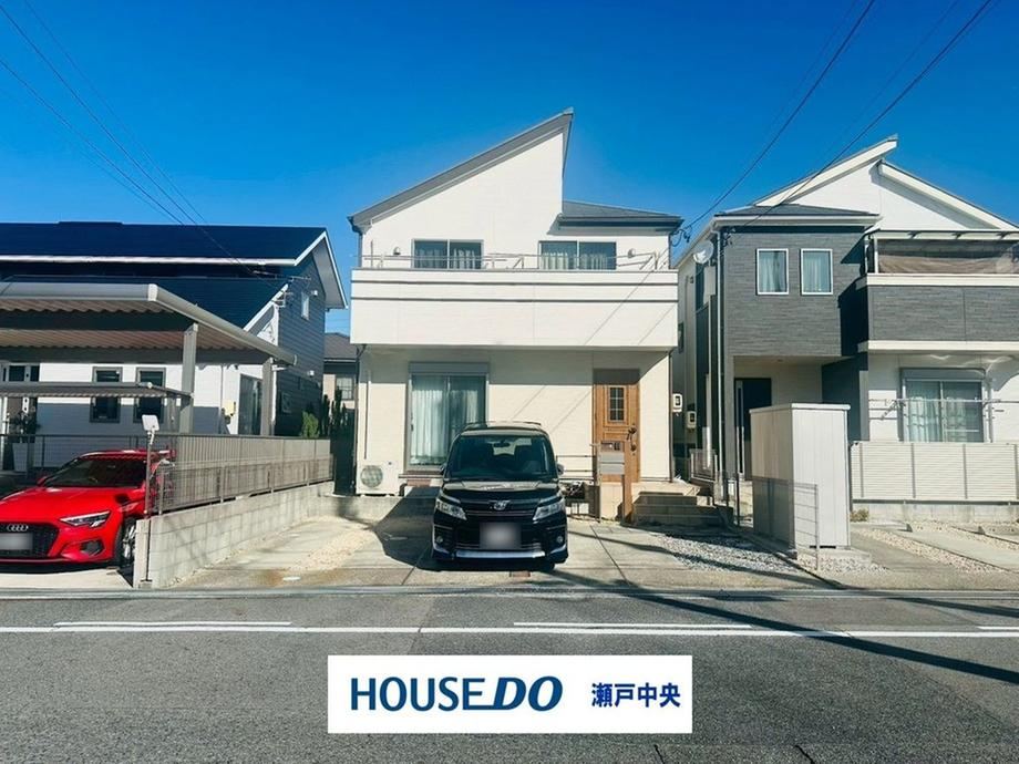 5LDK Home with Solar Panels in Seto - Photo 1