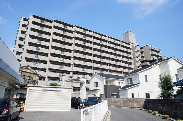 3LDK apartment in Asaminami Ward, Hiroshima - Photo 1