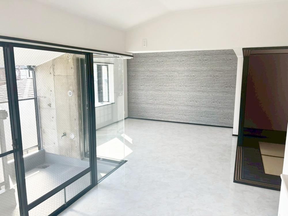 3LDK apartment in Nishinomiya, Hyogo - Photo 1
