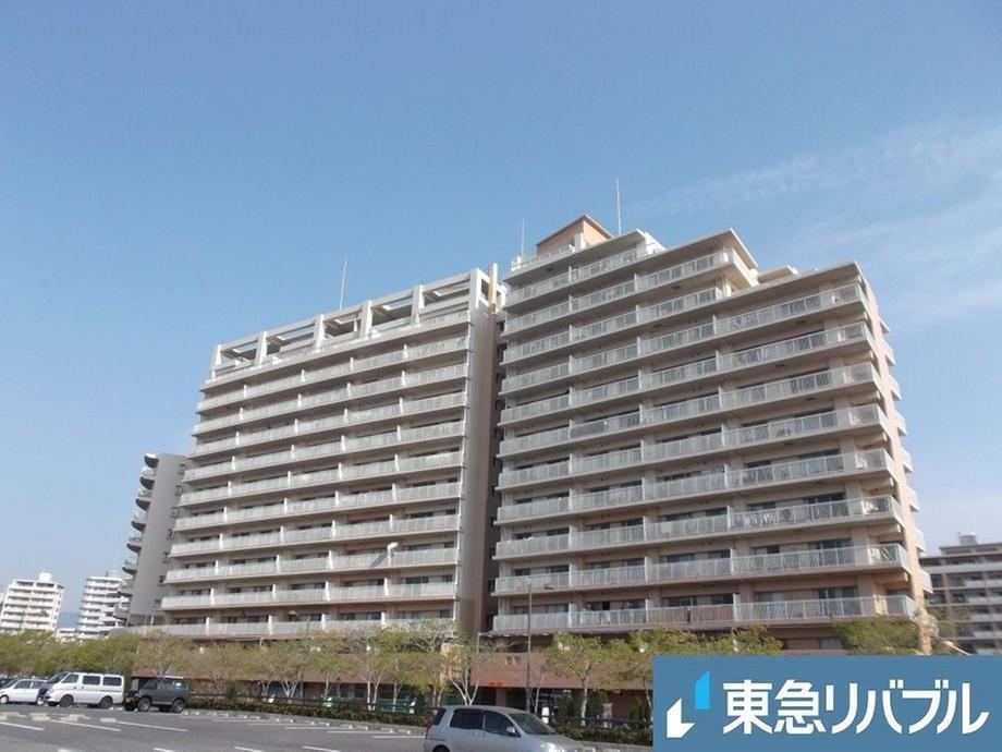3LDK apartment in Nishinomiya, Hyogo - Photo 1