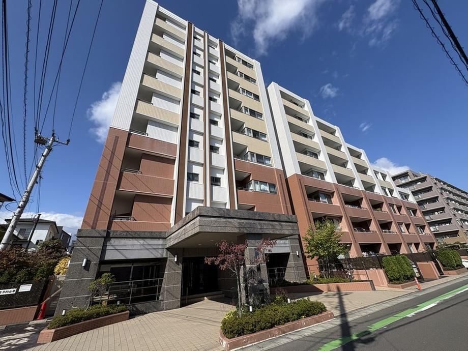 Spacious 3LDK Apartment in Aoba-ku, Sendai - Photo 1