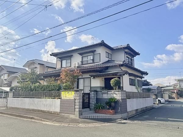 Charming 4LDK Corner Lot House in Kurate - Photo 1