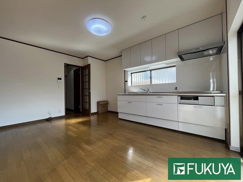 Charming 5DK House in Izumimachi, Osaka - Photo 1