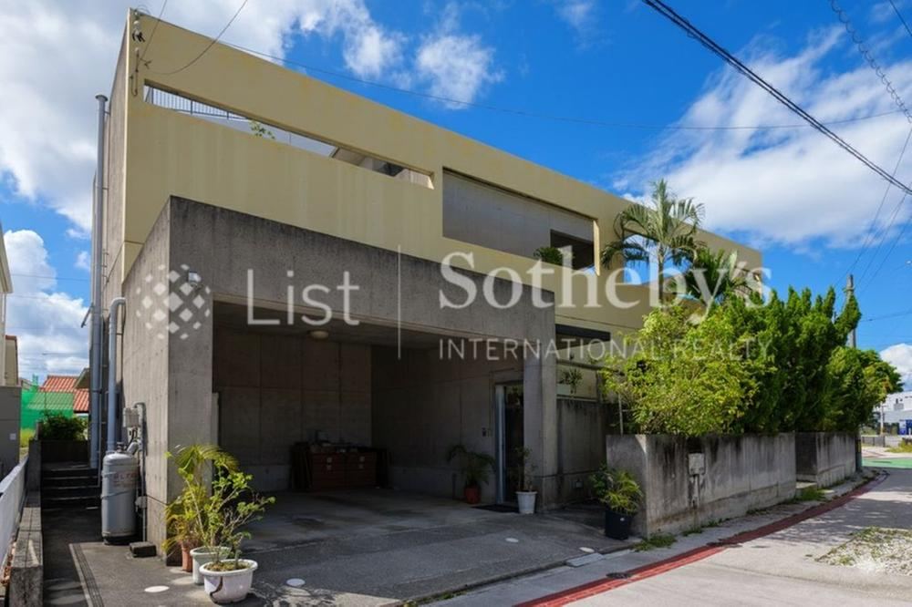 Spacious 2LDK Corner Lot in Tsukayama - Photo 1
