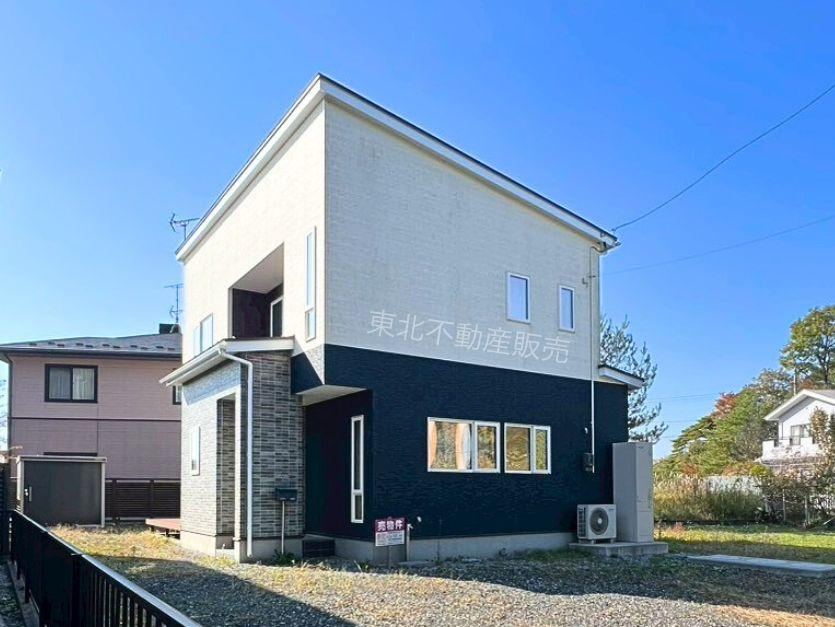 Beautiful 4LDK Home with Full Air Conditioning - Photo 1