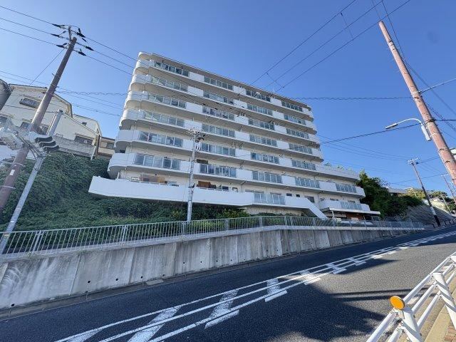 2LDK apartment in Tarumi Ward, Kobe, Hyogo - Photo 1