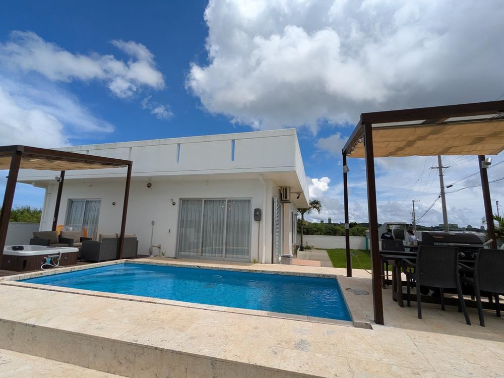 Private Villa with Pool in Ueno - Photo 1