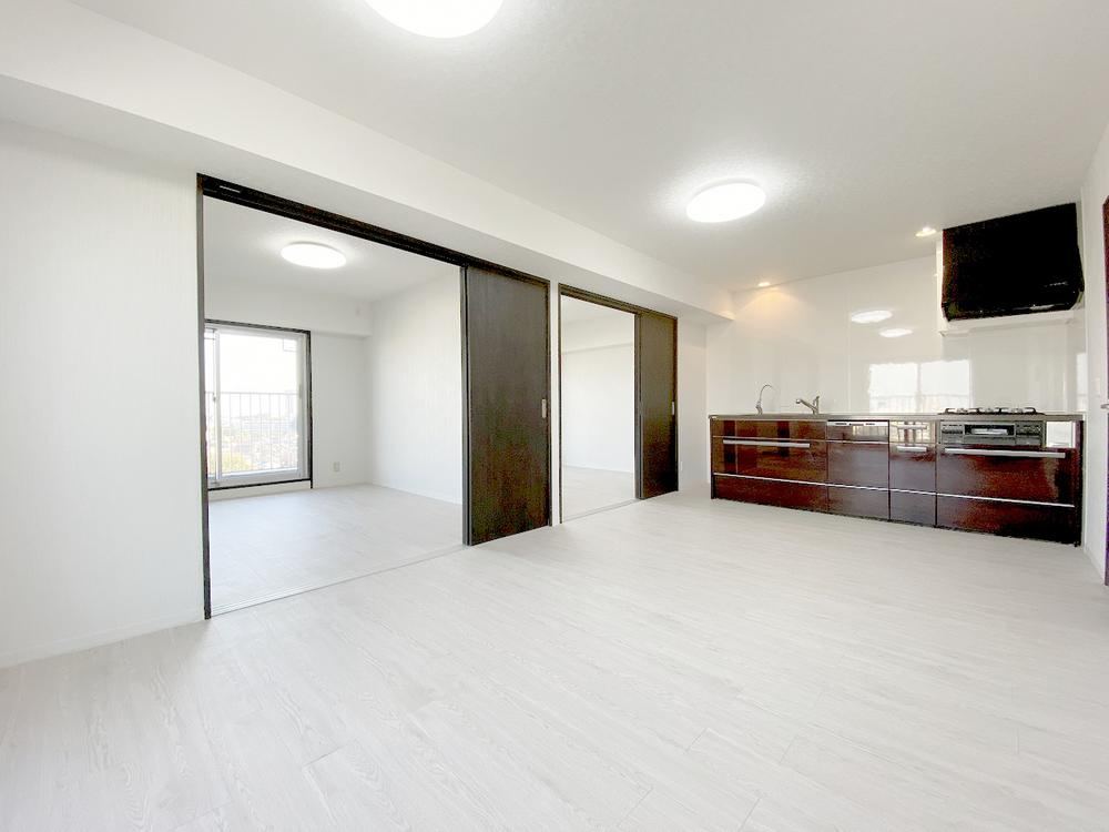 Renovated 3LDK Apartment in Fujimimachi - Photo 1
