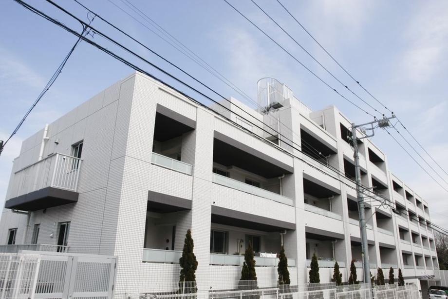 3LDK Apartment in Konan with Great Sunlight and Views - Photo 1