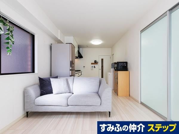 Renovated 2LDK+S Apartment Near Warabi Station - Photo 1