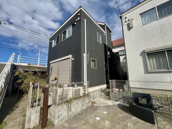 Spacious 3LDK Detached House with Modern Features - Photo 1