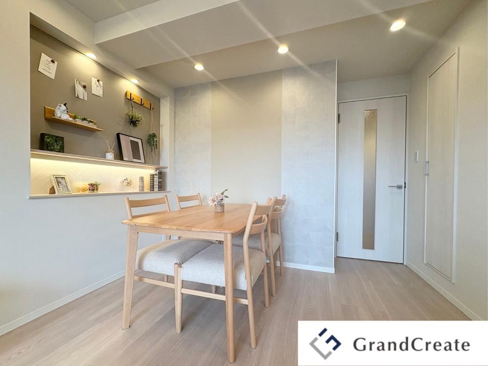Bright 3LDK Apartment on the 9th Floor - Photo 1