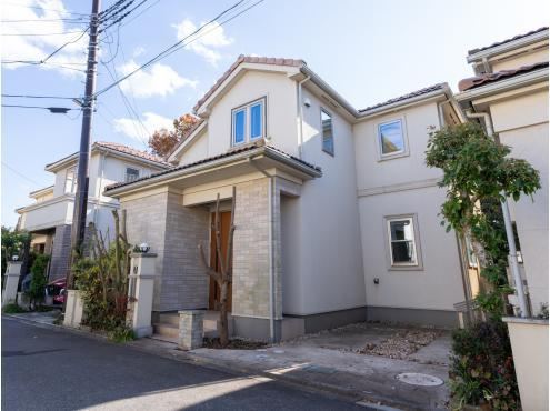 Contemporary 4LDK House in Yachiyo-Dai - Photo 1