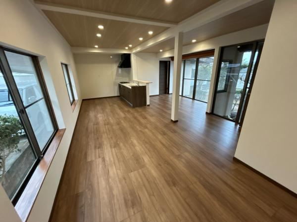 Renovated 4LDK+S Detached House in Isa - Photo 1