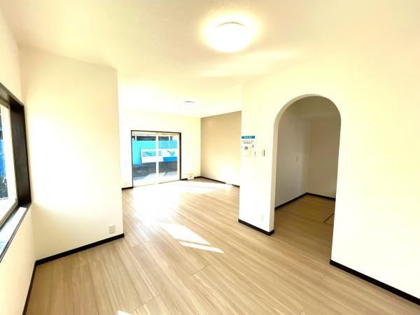 Sunny 4LDK House on Corner Lot in Higashi-Hiroshima - Photo 1