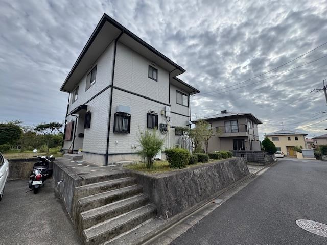 Spacious 5LDK Home on Large Lot in Takaya Takamigaoka - Photo 1