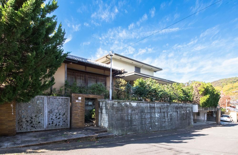 Large 14LDK House with Garden in Kamikakuno - Photo 1