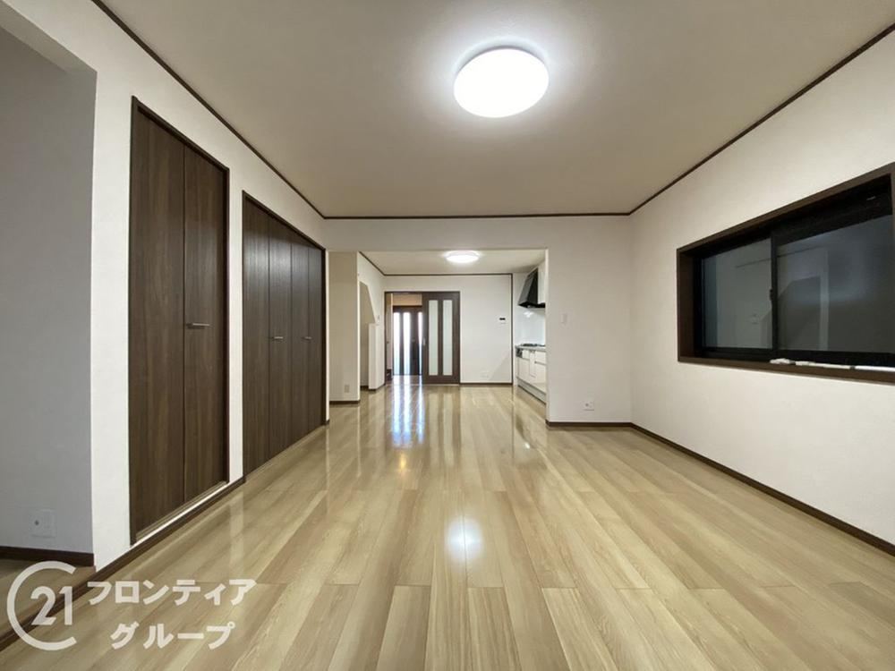Stylish 3LDK House with Wood Deck in Nishi, Osaka - Photo 1