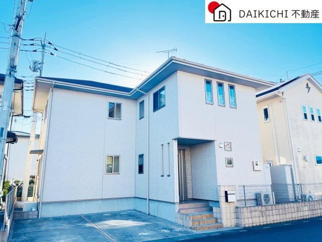 Spacious 4LDK with Sunroom in Kumagaya - Photo 1