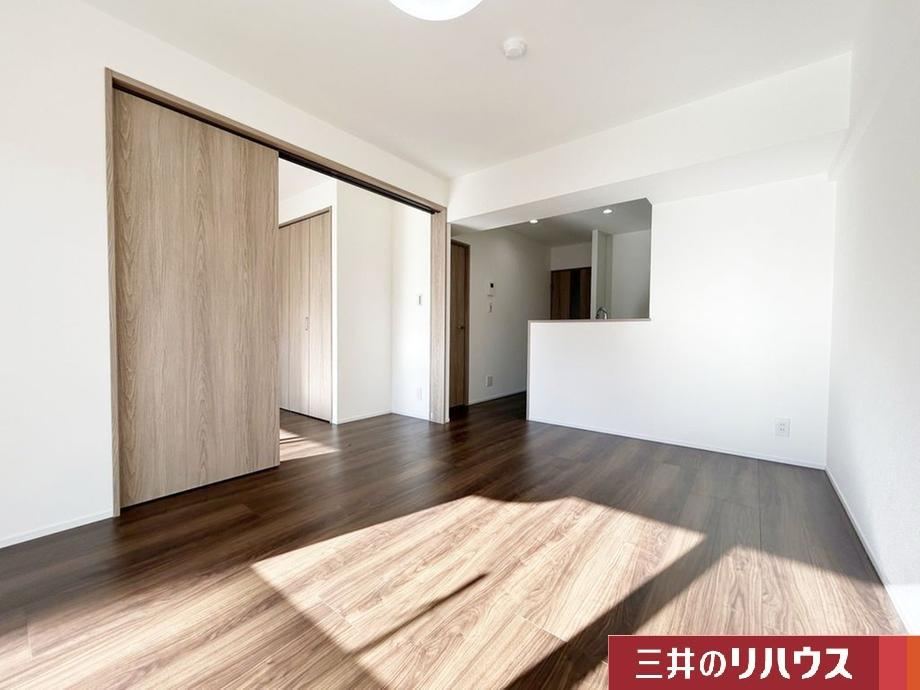 Renovated 2LDK+S Apartment Near Nishi-Kawaguchi Station - Photo 1