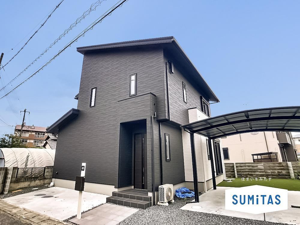Beautiful 4LDK Home Near Hanata Elementary - Photo 1