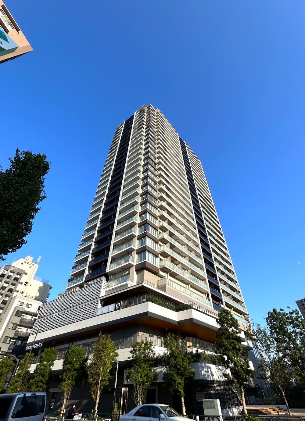 Premium Top Floor Residence, New and Unoccupied - Photo 1